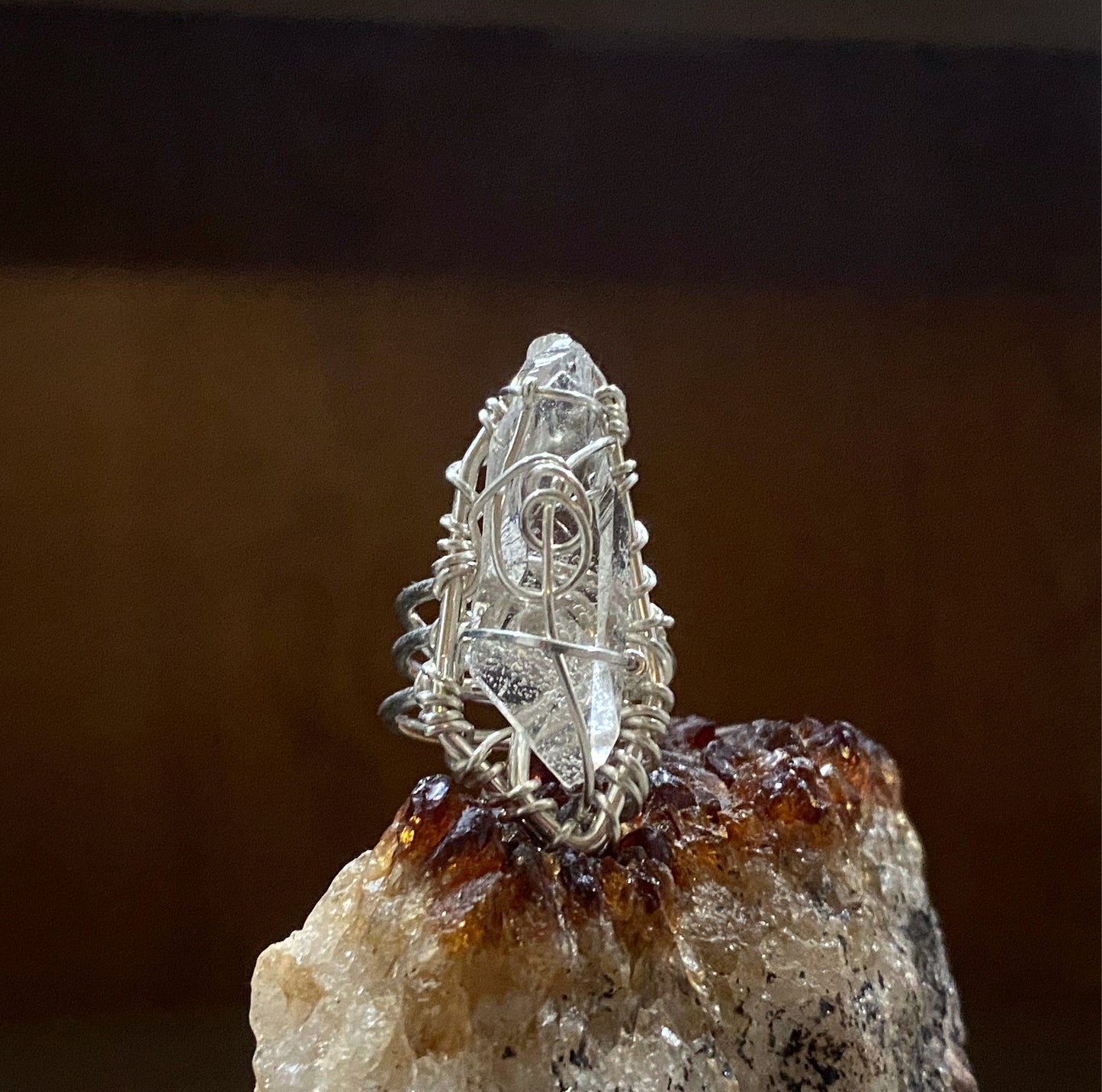 SILVER+CLEAR QUARTZ POINT RING
