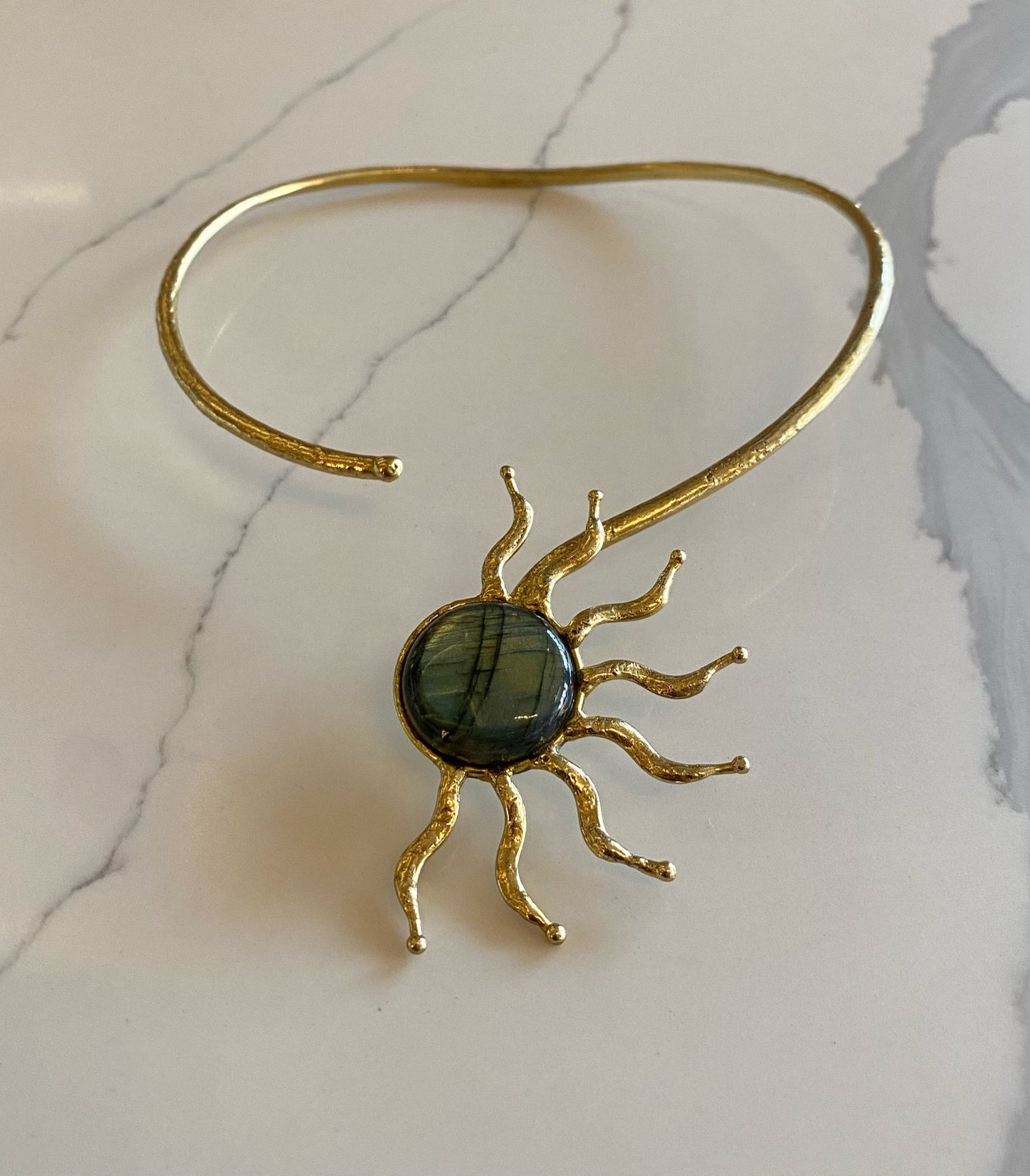 ✨SOL MAGNIFICENT✨ BRASS+LABRADORITE CHOKER