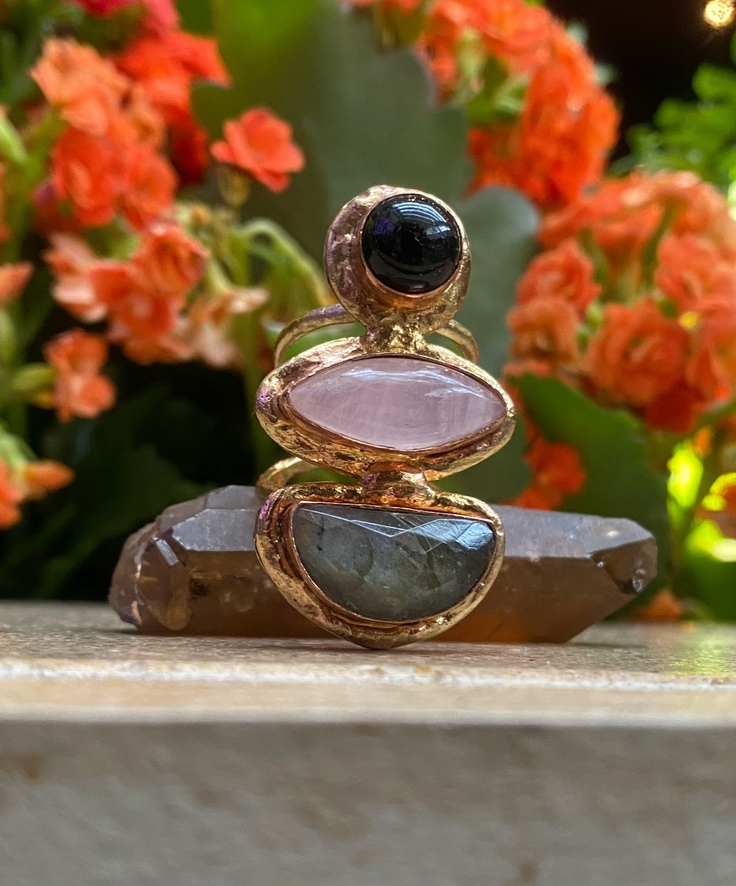 BRASS+COPPER+ONYX+ROSE QUARTZ+LABRADORITE TRINITY RING