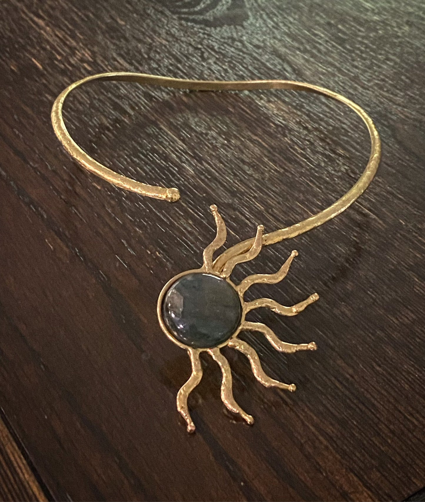 ✨SOL MAGNIFICENT✨ BRASS+LABRADORITE CHOKER