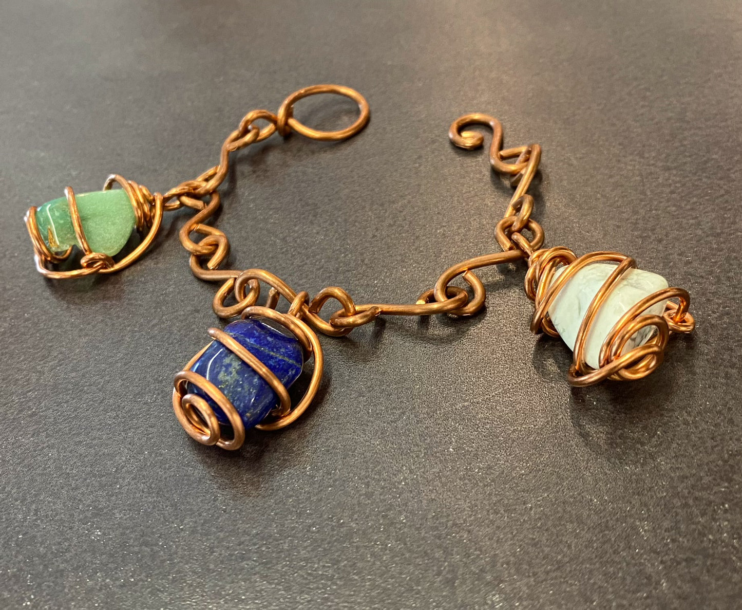 COPPER+CHRYSOPRASE+ HOWLITE+LAPIS LAZULI CHARM BRACELET