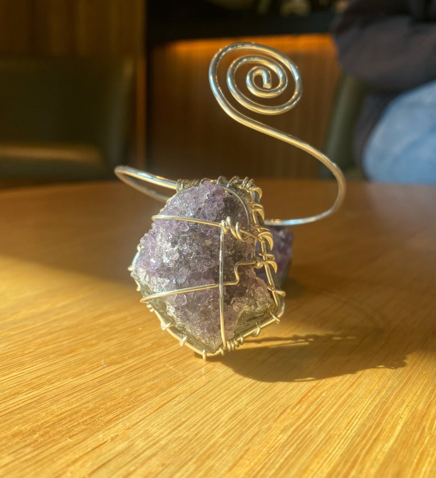 SILVER+RAW AMETHYST SWIRL WRAP BRACELET