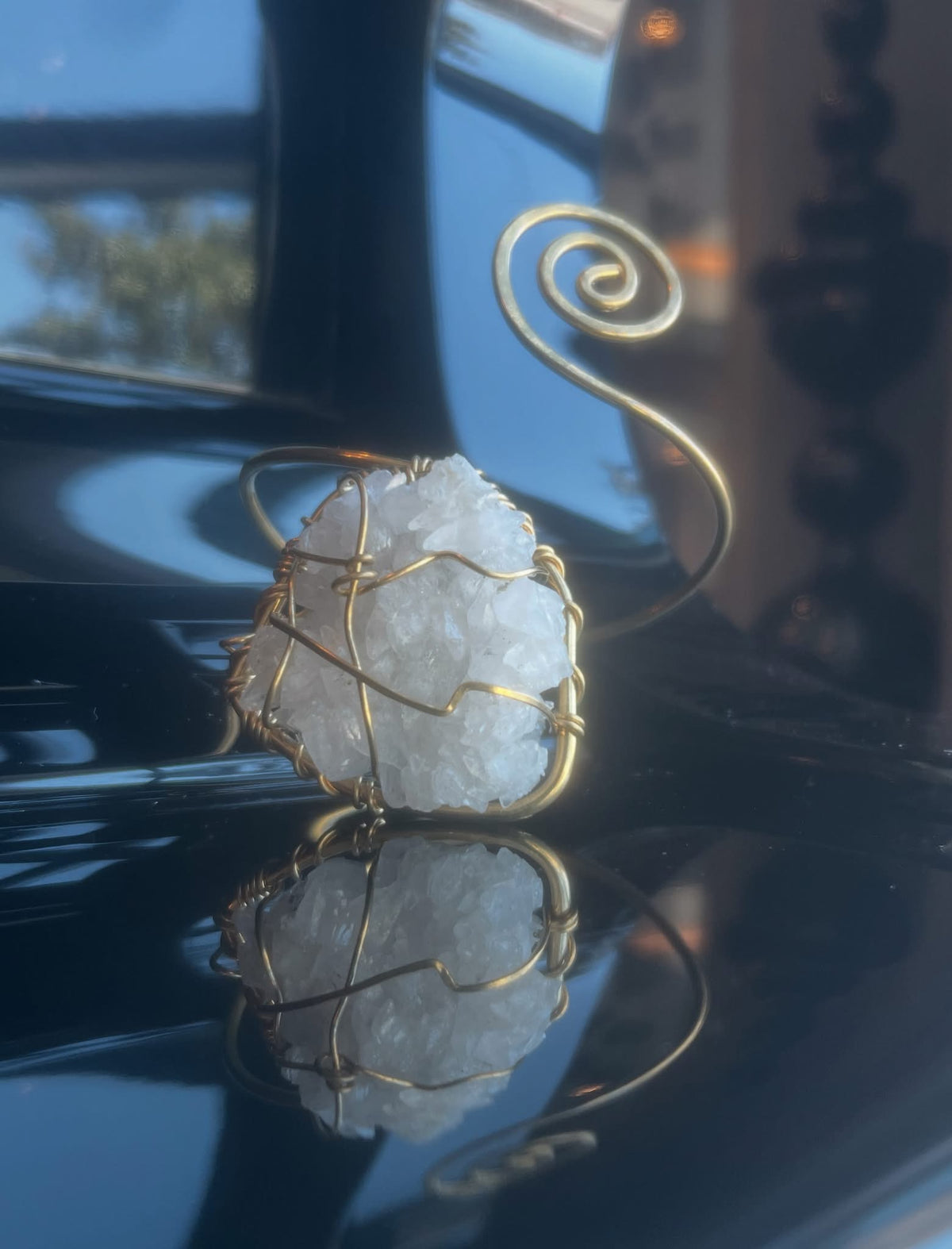 CRYSTALLIZED QUARTZ/CALCITE SWIRL WRAP BRACELET IN BRONZE