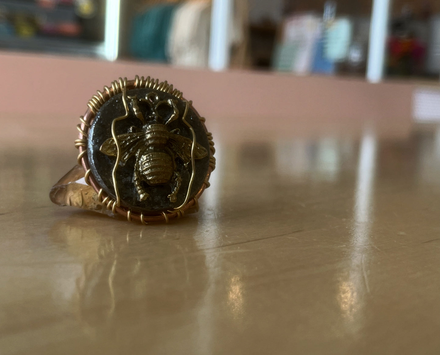 ROYAL BEE RING IN BRONZE