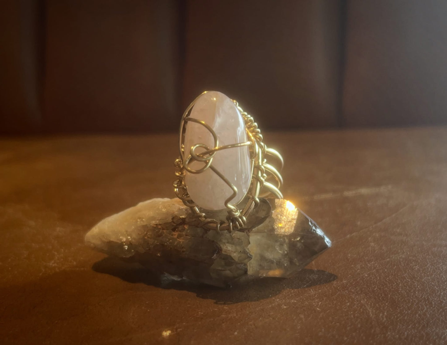 ROSE QUARTZ RING IN BRONZE