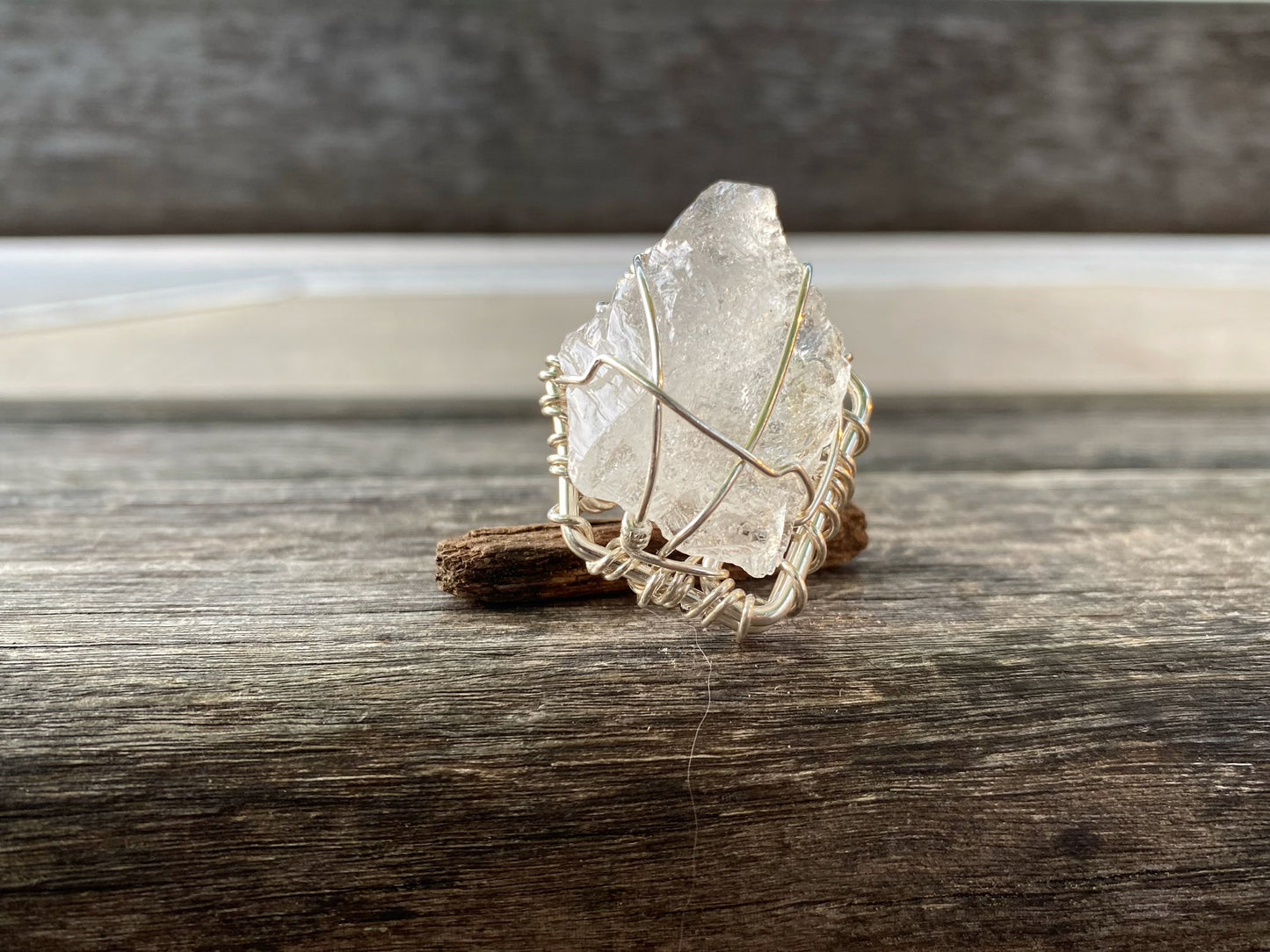 SILVER+RAW QUARTZ RING