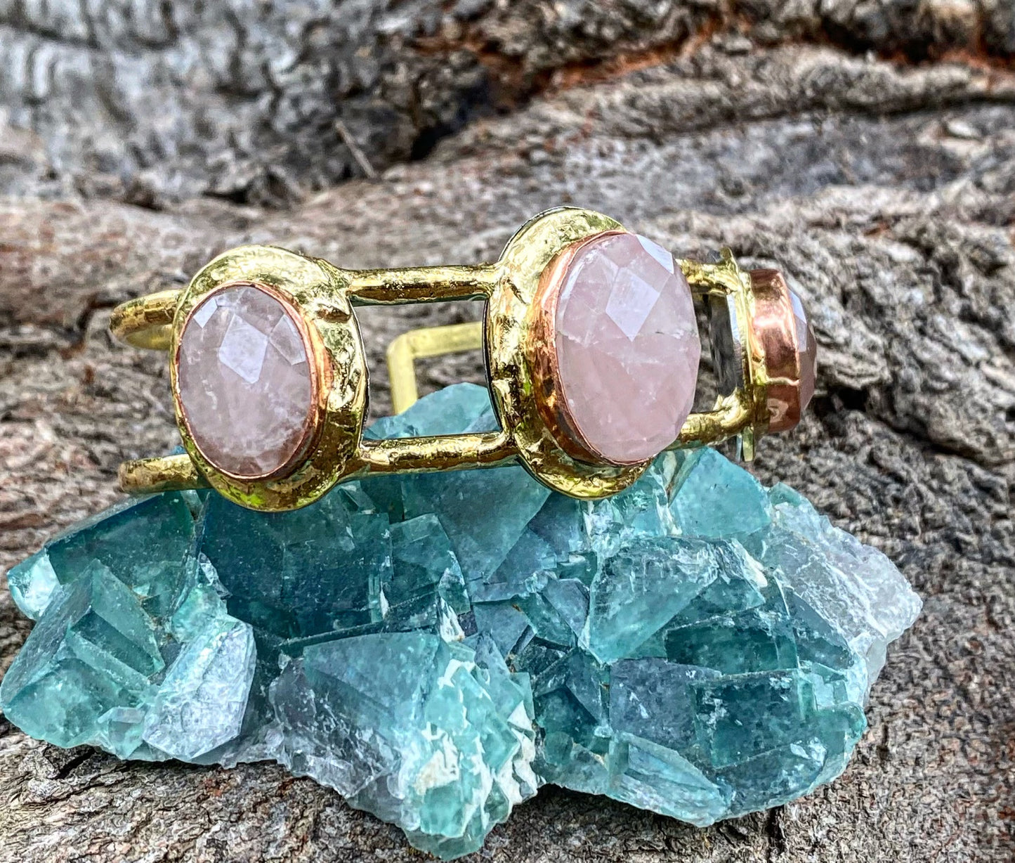 BRASS+COPPER+ROSE QUARTZ BANGLE BRACELET