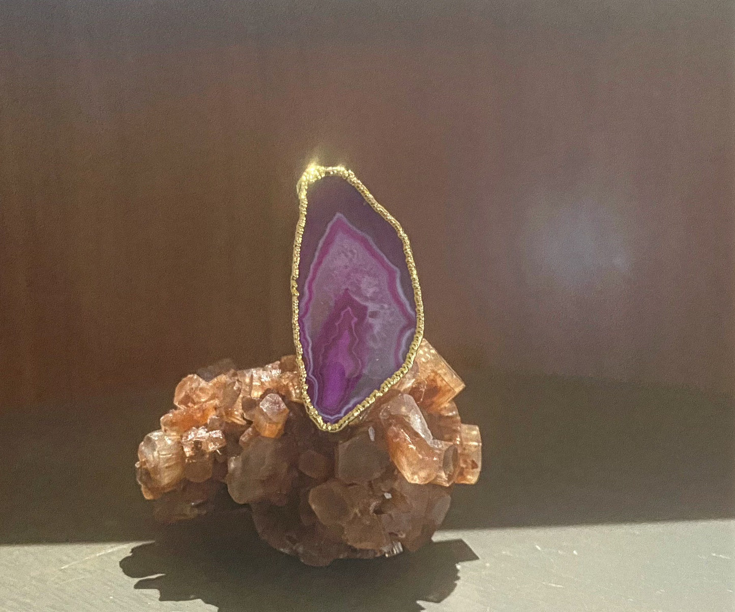 ✨FUCHSIA IS THE FUTURE✨BRASS+PINK AGATE RING