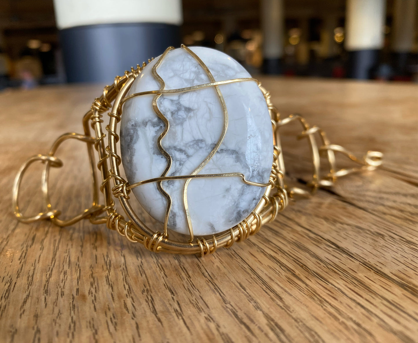 BRONZE+HOWLITE ARC-LINK BRACELET