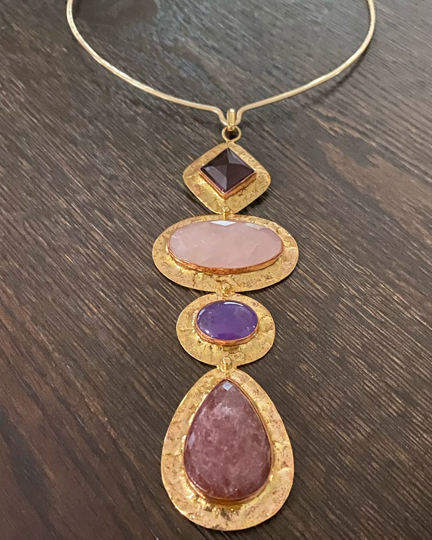 BRONZE:BRASS+ AMETHYST+ROSE & RED QUARTZ CHOKER/NECKLACE