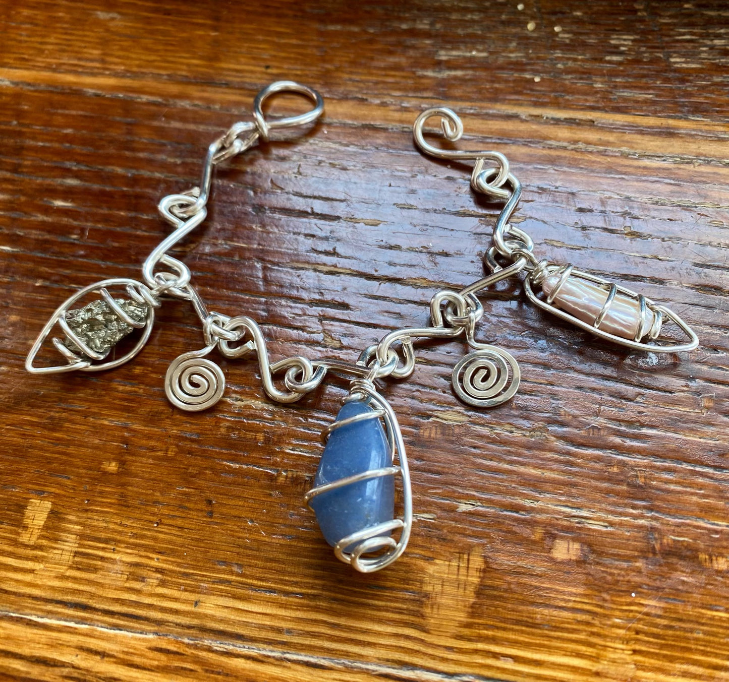 SILVER+PYRITE+BLUE QUARTZ+PEARL CHARM BRACELET