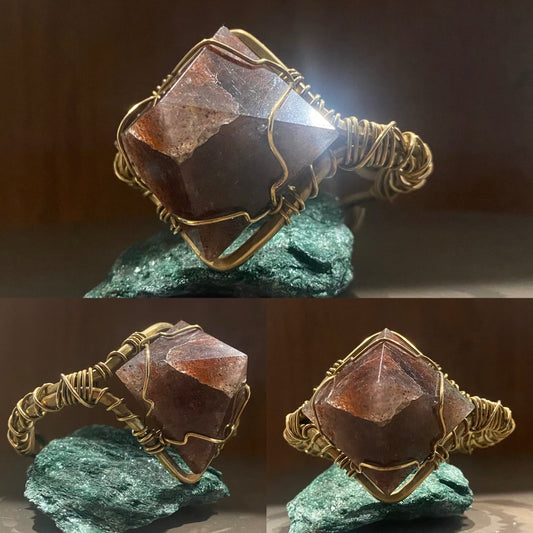 ✨ AMAZING✨ BRONZE+RED QUARTZ PYRAMID BRACELET