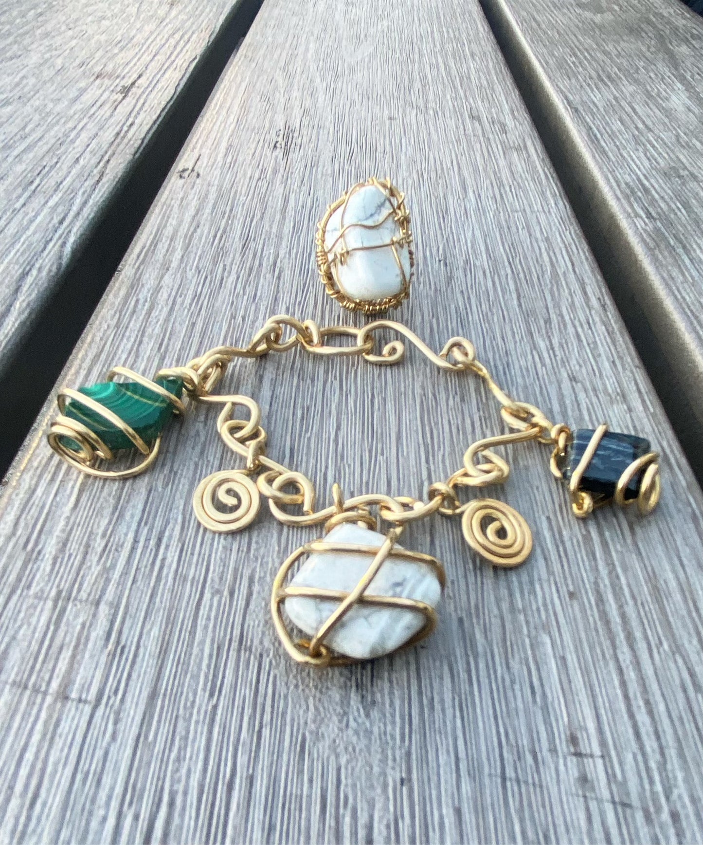 BRONZE+HOWLITE+MALACHITE+ BLUE TIGERS EYE CHARM BRACELET