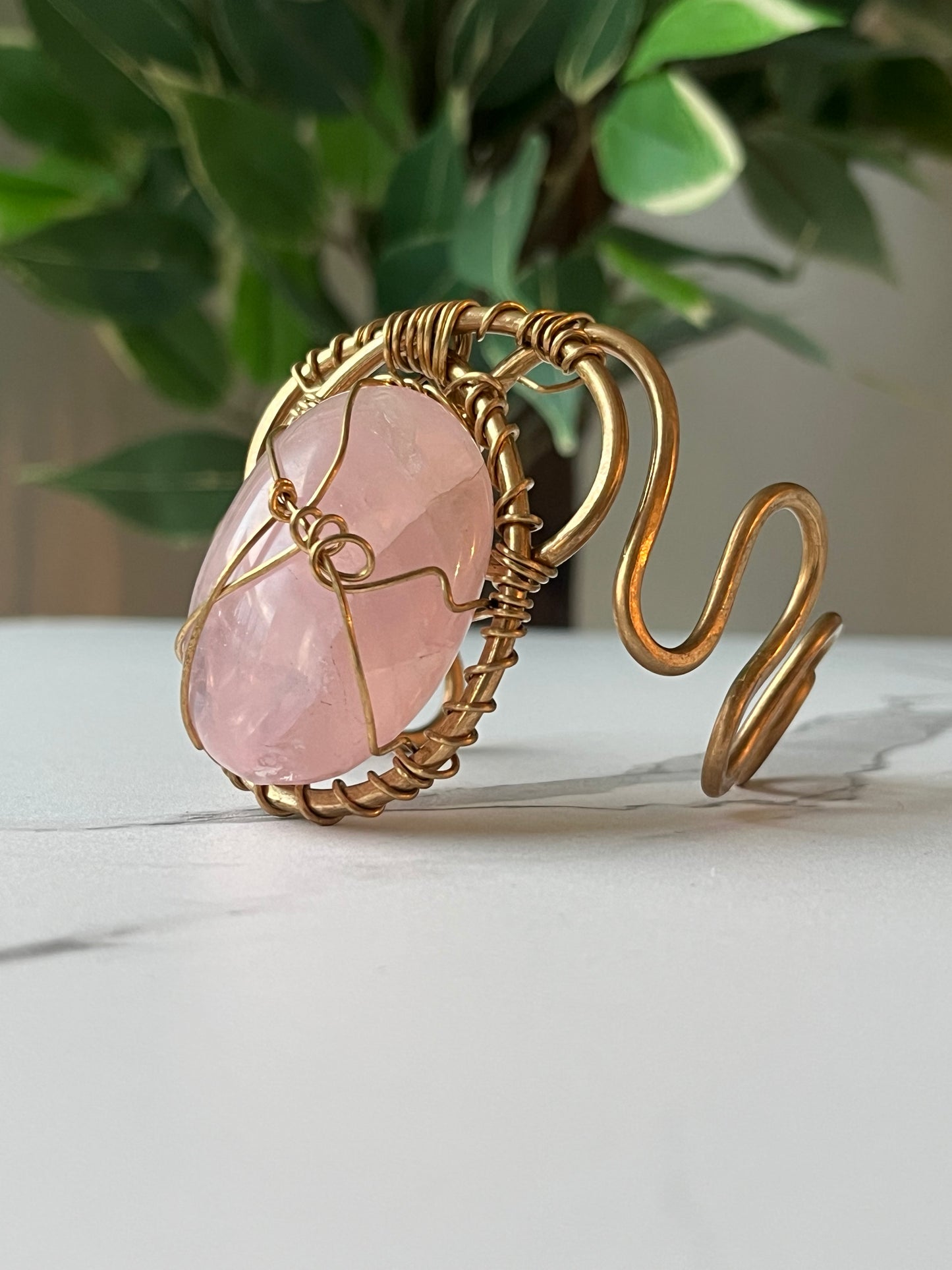 ROSE QUARTZ WAVE CUFF BRACELET IN BRONZE