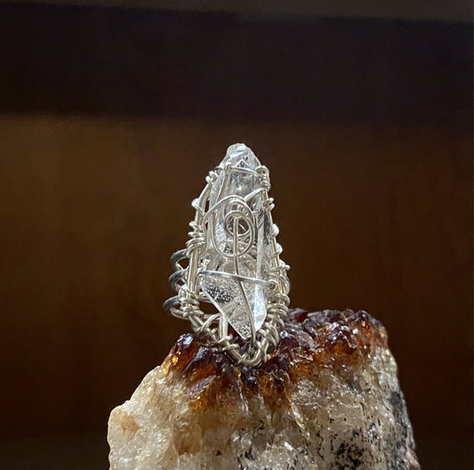 SILVER+CLEAR QUARTZ POINT RING
