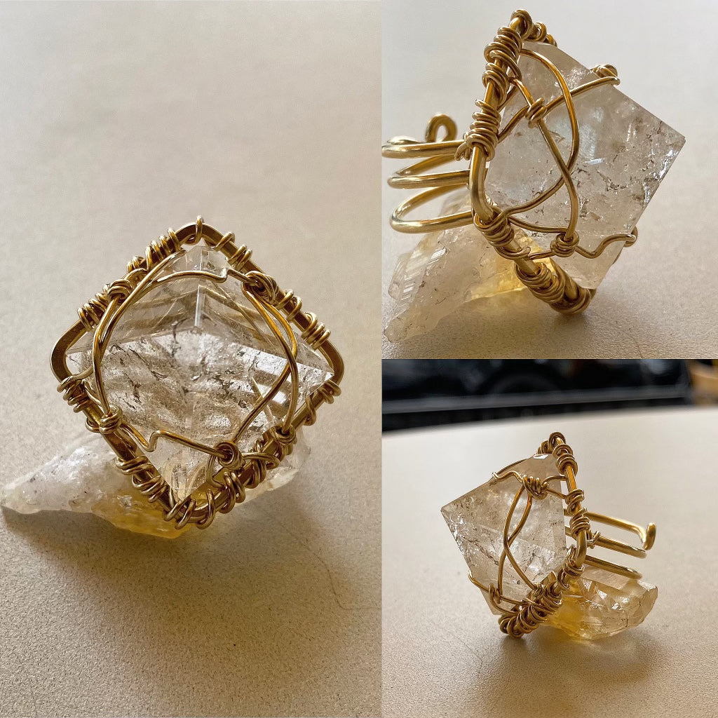 BRONZE+CLEAR QUARTZ PYRAMID RING