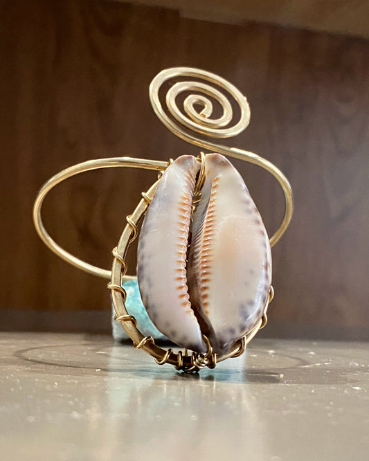 BRONZE+COWRIE SHELL VORTEX WRAP BRACELET