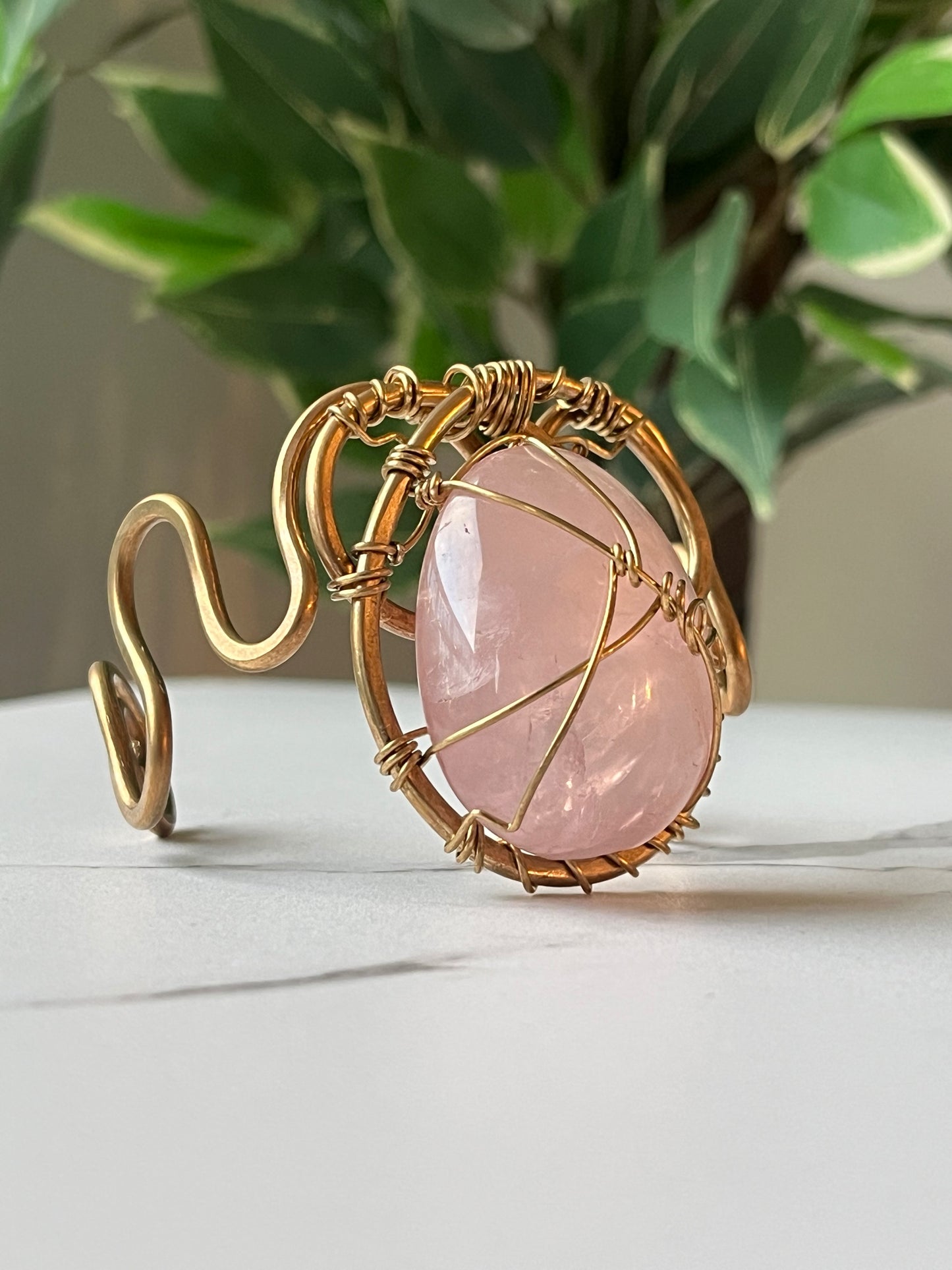ROSE QUARTZ WAVE CUFF BRACELET IN BRONZE