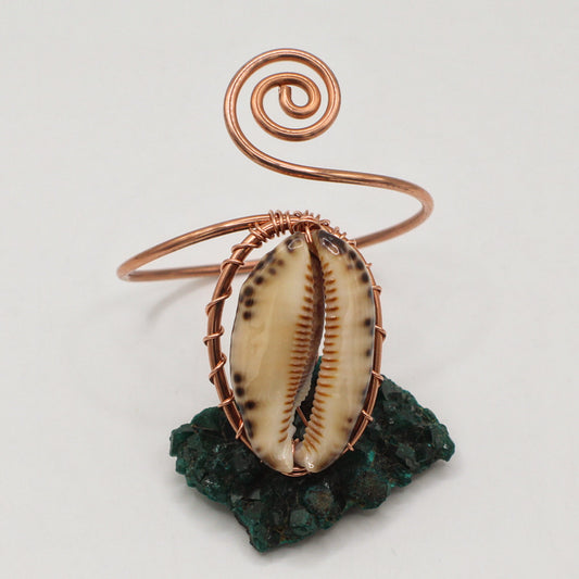 COPPER+LARGE COWRIE SHELL WRAP BRACELET