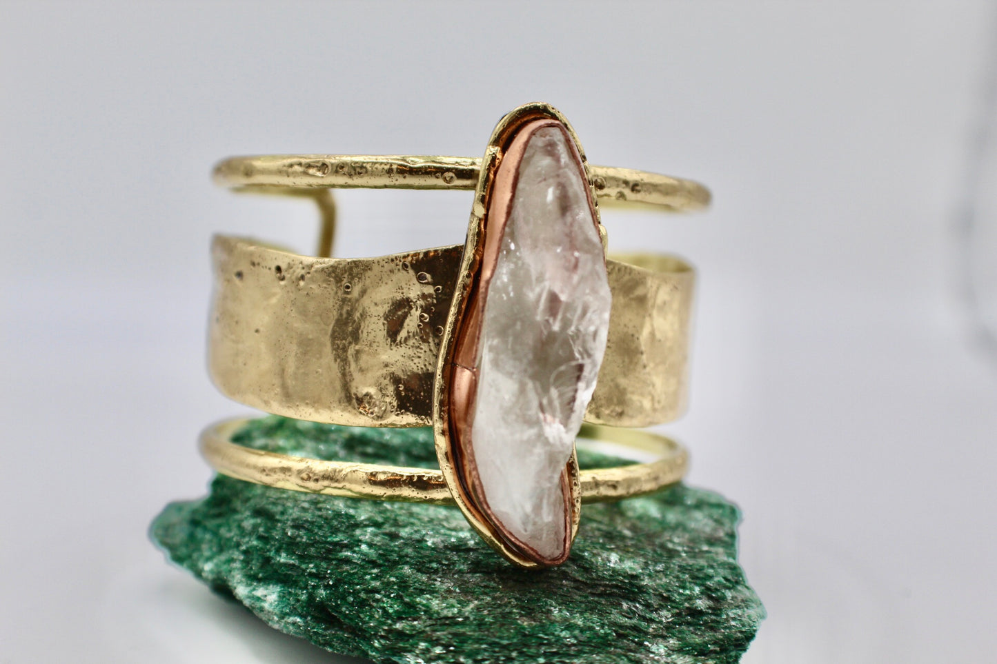 BRASS+CLEAR QUARTZ CUFF BRACELET