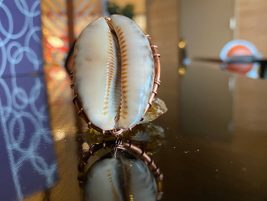 ✨ABUNDANT WAYS✨  COPPER+LARGE COWRIE SHELL RING