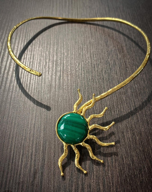 MALACHITE NECKLACE IN BRASS