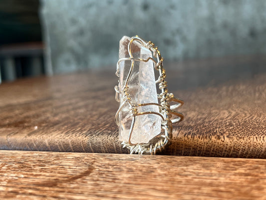 CLEAR QUARTZ RING IN SILVER