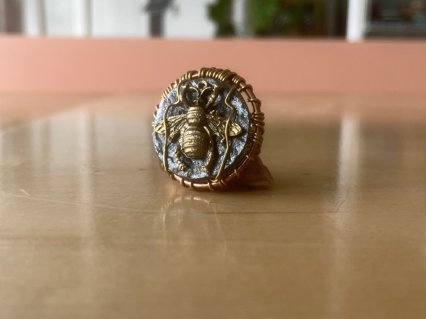 ROYAL BEE RING IN BRONZE