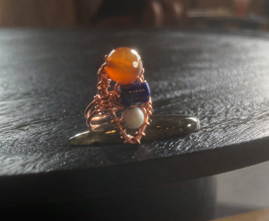 CARNELIAN+LAPIS LAZULI+HOWLITE PARTY RING IN COPPER
