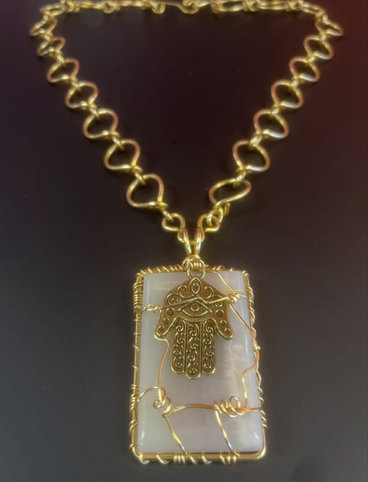 BLOSSOM AGATE HAND OF HAMSA CIRCLE LINK NECKLACE IN BRONZE