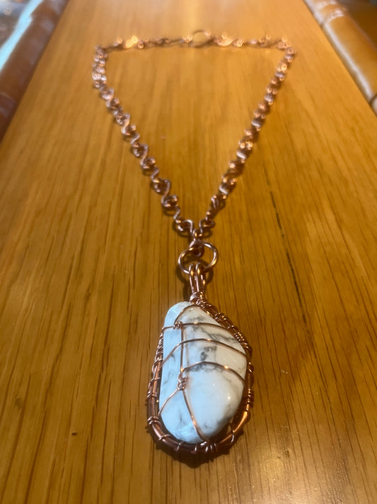 HOWLITE S-LINK NECKLACE IN COPPER