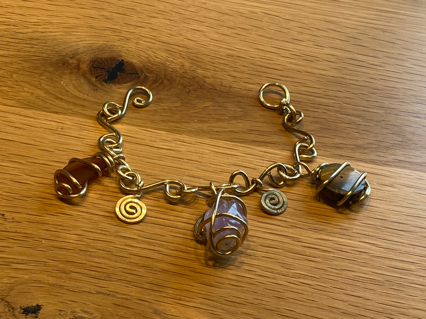 BRONZE+AGATE+TIGERS EYE+AMETHYST CHARM BRACELET