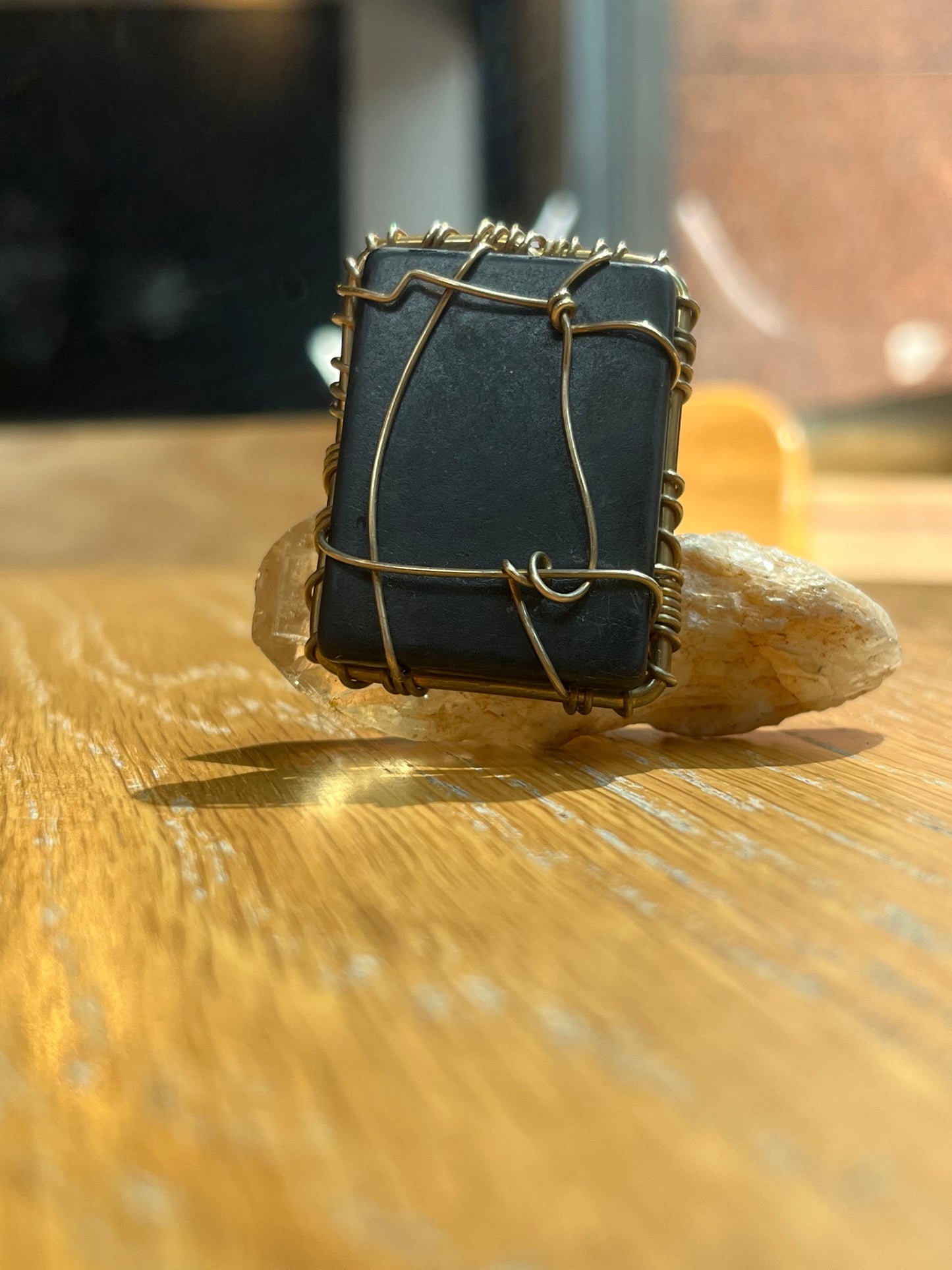 REGAL SHUNGITE RING IN BRONZE
