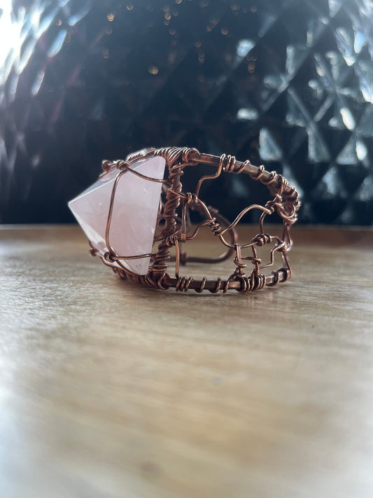 ROSE QUARTZ PYRAMID CUFF BRACELET IN COPPER