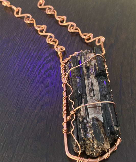 COPPER+BLACK TOURMALINE w/MUSCOVITE inclusion NECKLACE