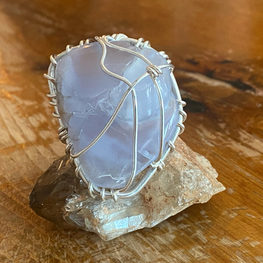 SILVER+CHALCEDONY RING