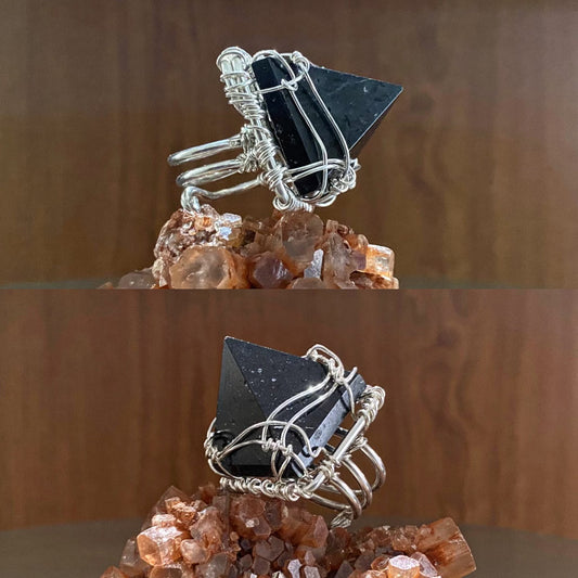 SILVER+BLACK TOURMALINE PYRAMID RING